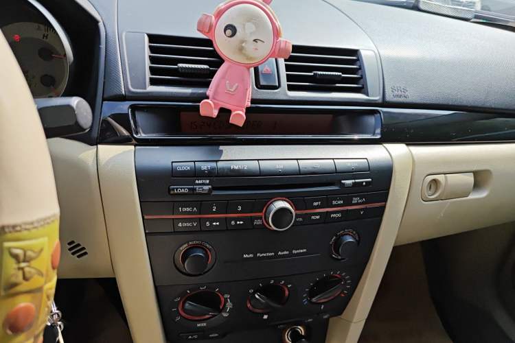 Used Mazda 3 2008 Hatchback 1.6 Standard Model Audio And AC Panel