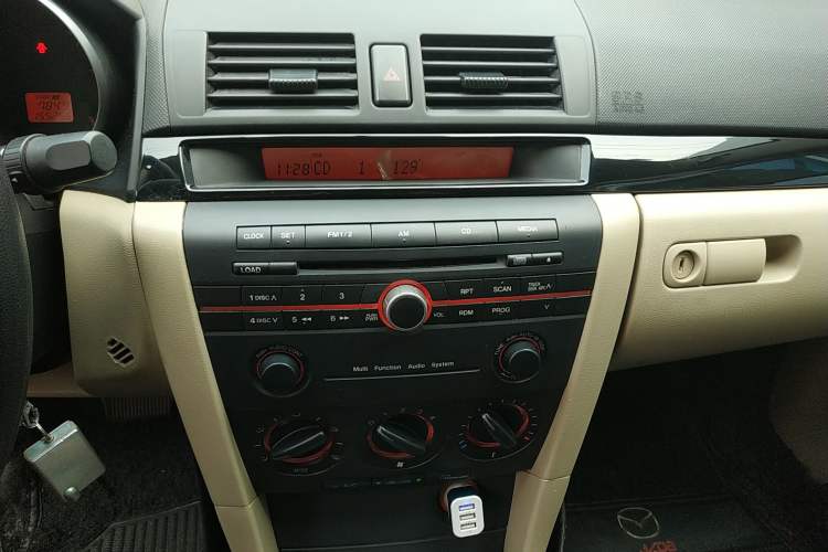 Used Mazda 3 2009 1.6L Automatic with Sunroof Audio And AC Panel