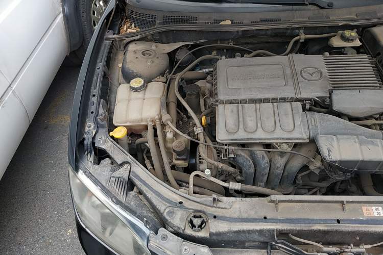 Used Mazda 3 2009 1.6L Automatic with Sunroof Engine Bay Right