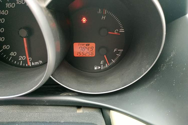 Used Mazda 3 2009 1.6L Automatic with Sunroof Odometer Close Up