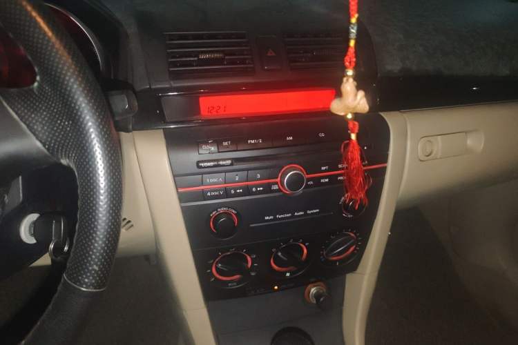 Used Mazda 3 2009 1.6L Automatic with Sunroof Audio And AC Panel