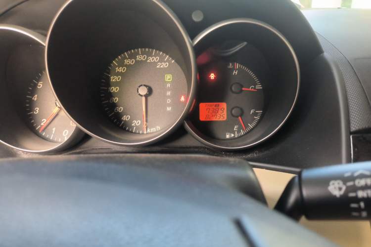 Used Mazda 3 2009 1.6L Automatic with Sunroof Odometer Close Up