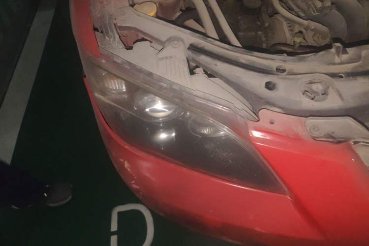 Used Mazda 3 2009 1.6L Automatic with Sunroof Right Front Headlight