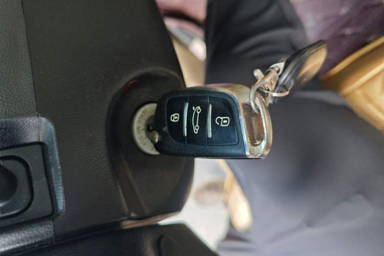 Used Mazda 3 2009 1.6L Automatic with Sunroof Vehicle Key