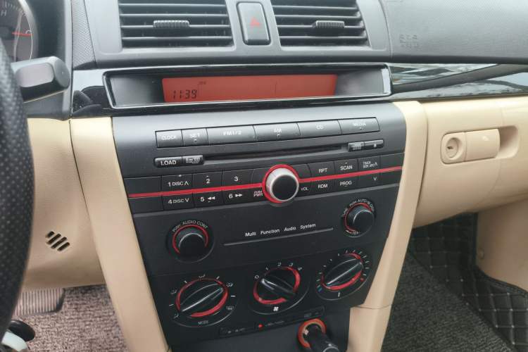 Used Mazda 3 2009 1.6L Automatic with Sunroof Audio And AC Panel