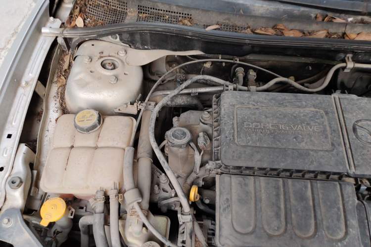 Used Mazda 3 2009 1.6L Automatic with Sunroof Engine Bay Right