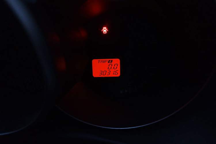 Used Mazda 3 2009 1.6L Automatic with Sunroof Odometer Close Up