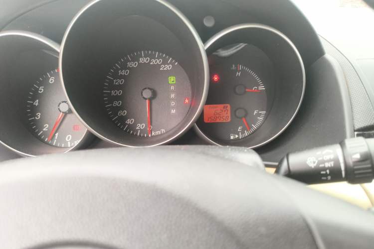 Used Mazda 3 2009 1.6L Automatic with Sunroof Odometer Close Up