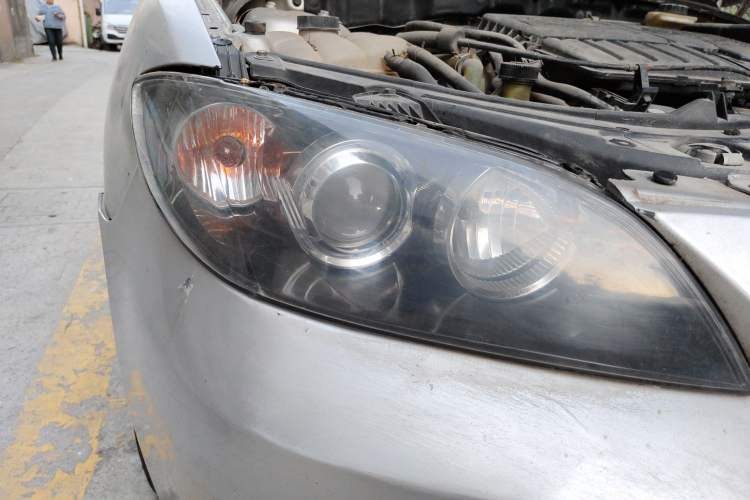 Used Mazda 3 2009 1.6L Automatic with Sunroof Right Front Headlight