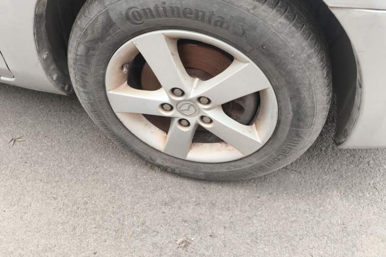 Used Mazda 3 2009 1.6L Automatic with Sunroof Right Front Wheel Hub