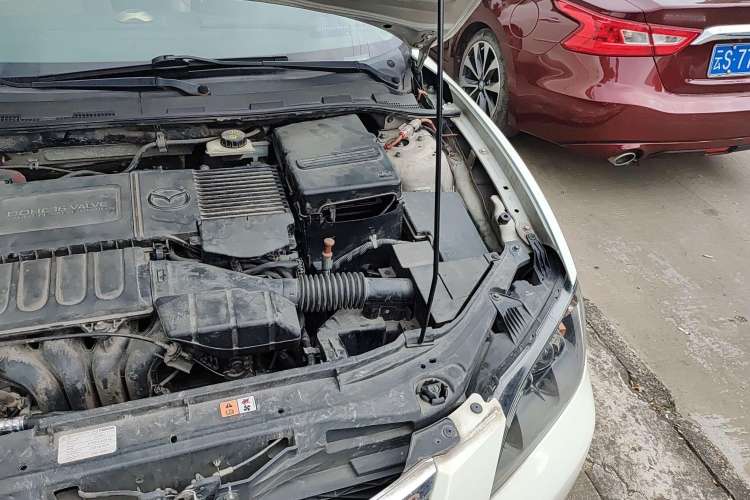 Used Mazda 3 2009 1.6L Automatic with Sunroof Engine Bay Left