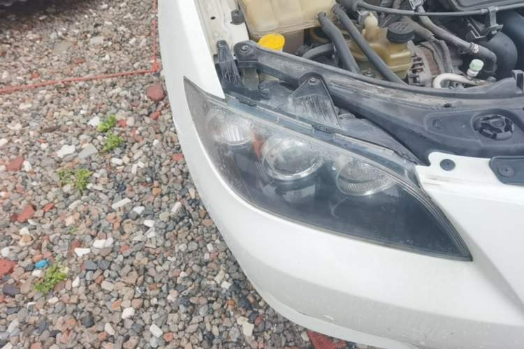 Used Mazda 3 2009 1.6L Automatic with Sunroof Right Front Headlight