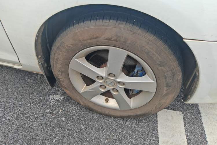 Used Mazda 3 2009 1.6L Automatic with Sunroof Right Front Wheel Hub
