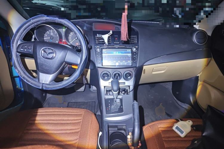 Used Mazda 3 2010 Hatchback 1.6 Automatic Luxury Model Center Console
