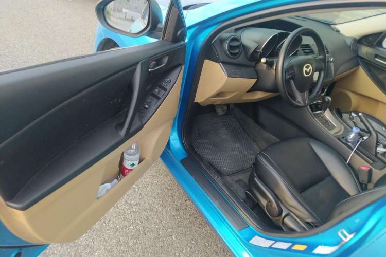 Used Mazda 3 2010 Hatchback 1.6 Automatic Luxury Model Driver Seat