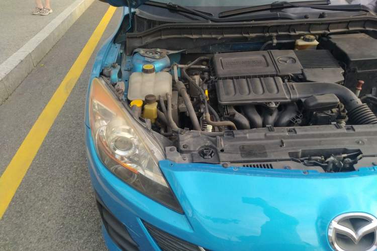 Used Mazda 3 2010 Hatchback 1.6 Automatic Luxury Model Engine Bay Right