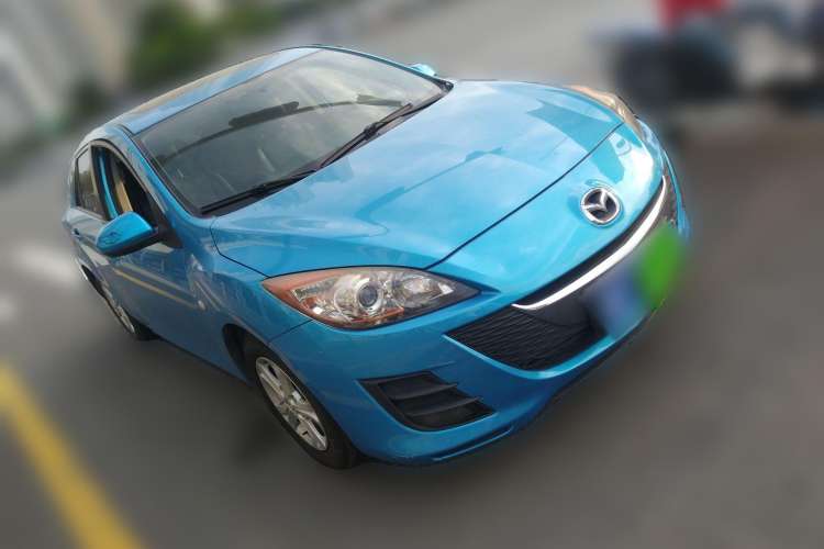 Used Mazda 3 2010 Hatchback 1.6 Automatic Luxury Model Front Right 45 Deg
