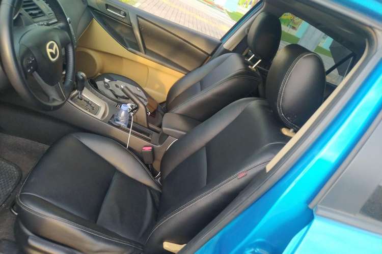 Used Mazda 3 2010 Hatchback 1.6 Automatic Luxury Model Left Front Seat