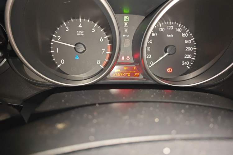 Used Mazda 3 2010 Hatchback 1.6 Automatic Luxury Model Odometer Close Up