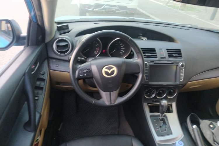 Used Mazda 3 2010 Hatchback 1.6 Automatic Luxury Model Steering Wheel