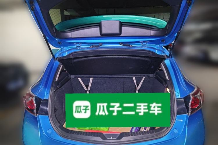 Used Mazda 3 2010 Hatchback 1.6 Automatic Luxury Model Trunk