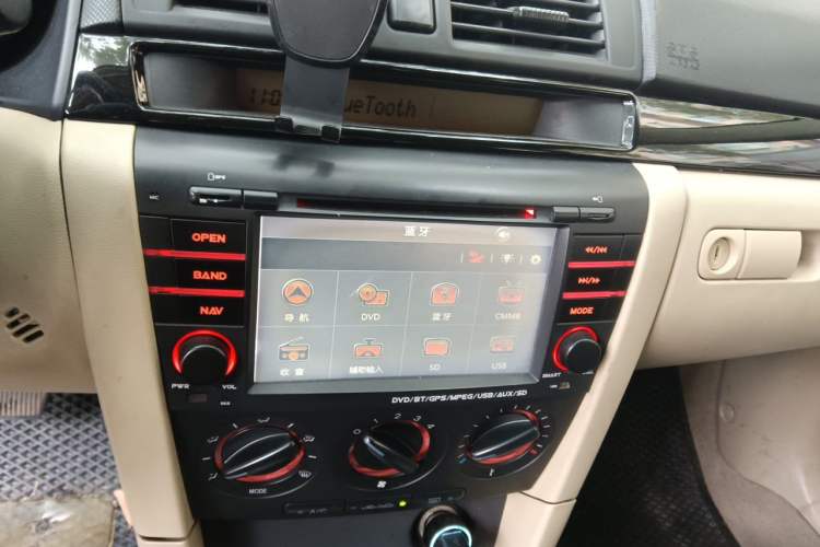Used Mazda 3 2010 1.6L Automatic Classic Elite Edition Audio And AC Panel