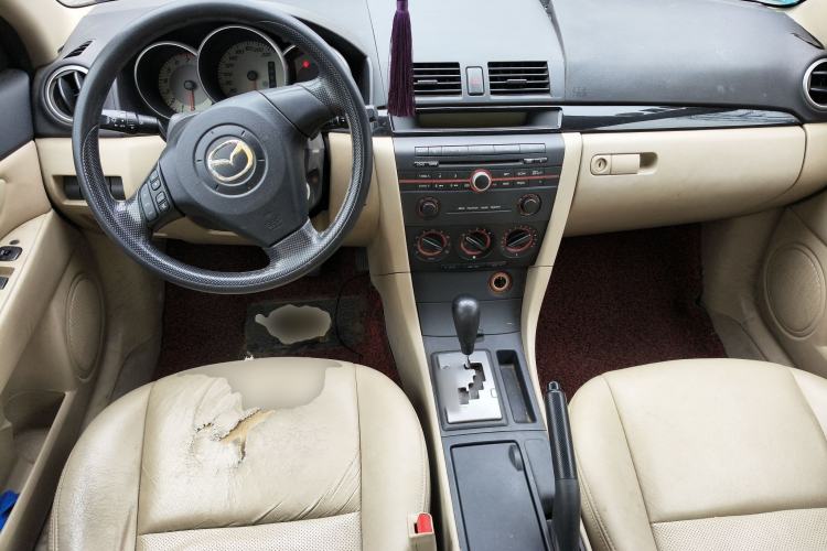 Used Mazda 3 2010 1.6L Automatic Classic Stylish Version Center Console