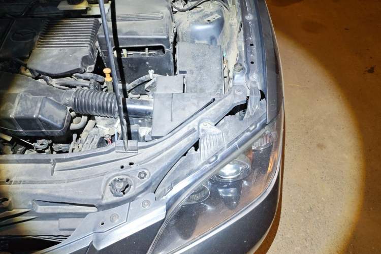 Used Mazda 3 2010 1.6L Automatic Classic Stylish Version Engine Bay Left