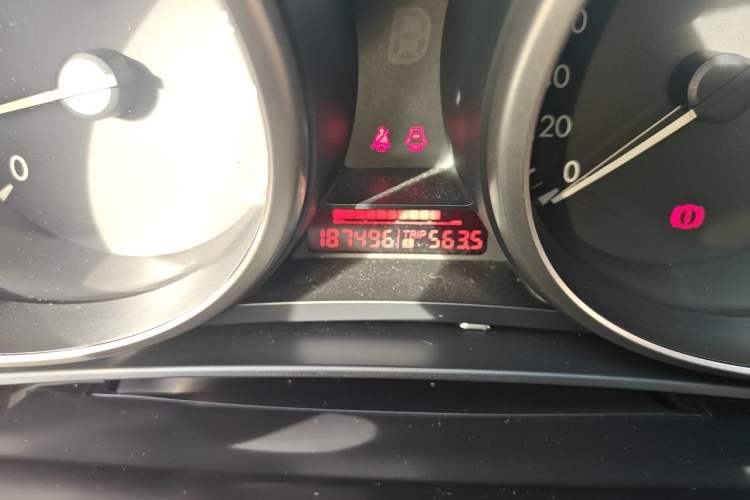 Used Mazda 3 2010 Hatchback 1.6 Automatic Luxury Model Odometer Close Up