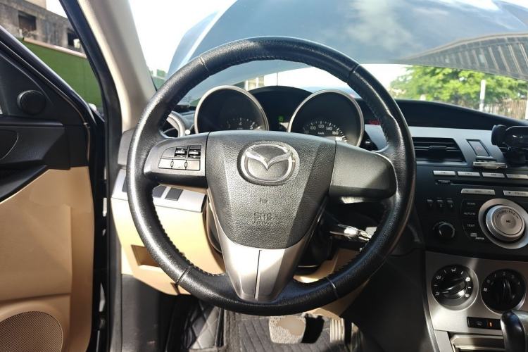 Used Mazda 3 2010 Hatchback 1.6 Automatic Luxury Model Steering Wheel