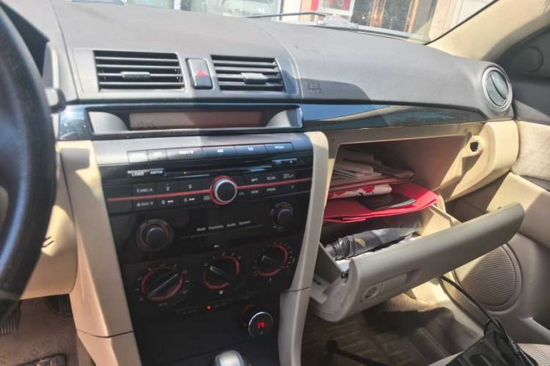 Used Mazda 3 2010 1.6L Automatic Classic Elite Edition Audio And AC Panel