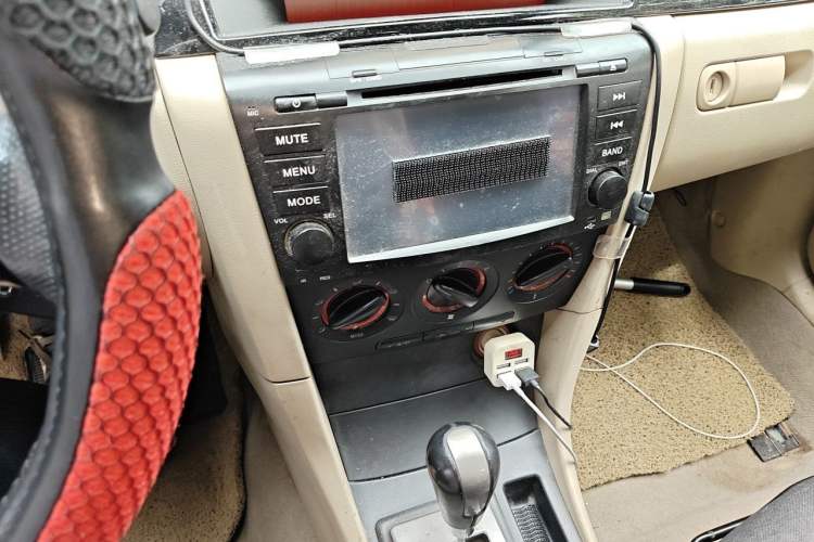 Used Mazda 3 2010 1.6L Automatic Classic Elite Edition Audio And AC Panel