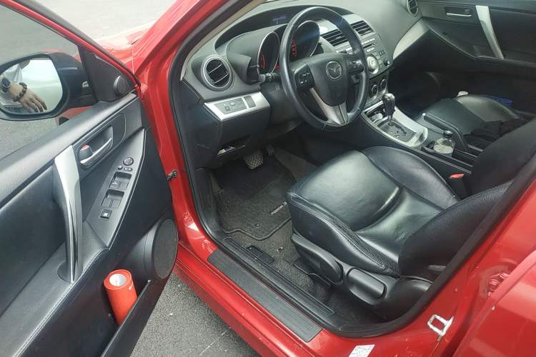 Used Mazda 3 2010 Hatchback 2.0 Automatic Luxury Model Driver Seat