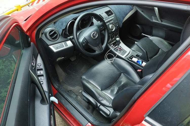 Used Mazda 3 2010 Hatchback 2.0 Automatic Luxury Model Driver Seat