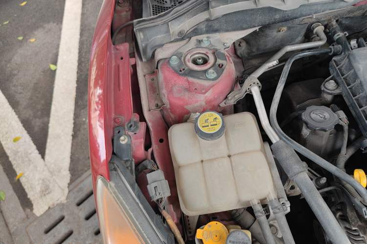 Used Mazda 3 2010 Hatchback 1.6 Automatic Luxury Model Engine Bay Right