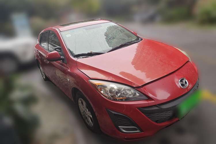 Used Mazda 3 2010 Hatchback 1.6 Automatic Luxury Model Front Right 45 Deg