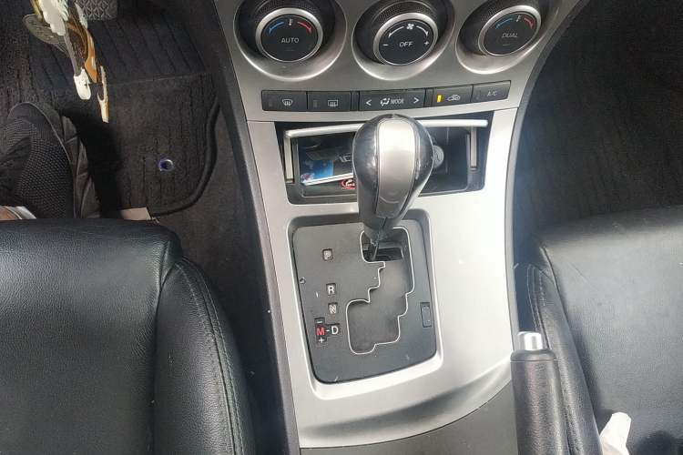 Used Mazda 3 2010 Hatchback 2.0 Automatic Luxury Model Gear Lever