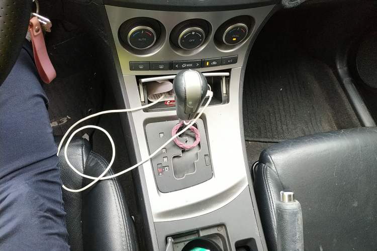 Used Mazda 3 2010 Hatchback 2.0 Automatic Luxury Model Gear Lever