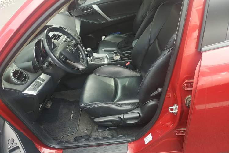 Used Mazda 3 2010 Hatchback 2.0 Automatic Luxury Model Left Front Seat