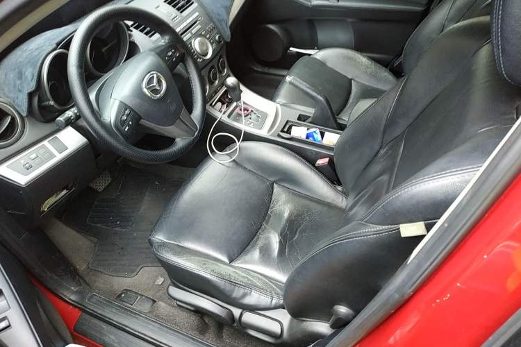 Used Mazda 3 2010 Hatchback 2.0 Automatic Luxury Model Left Front Seat