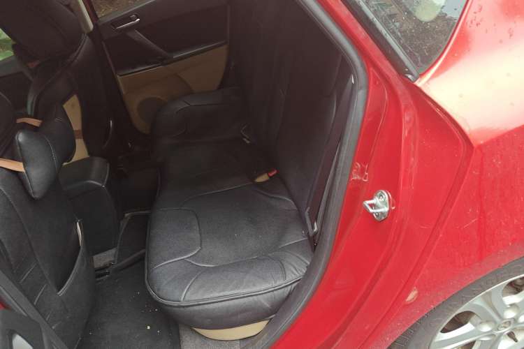Used Mazda 3 2010 Hatchback 1.6 Automatic Luxury Model Left Rear Seat