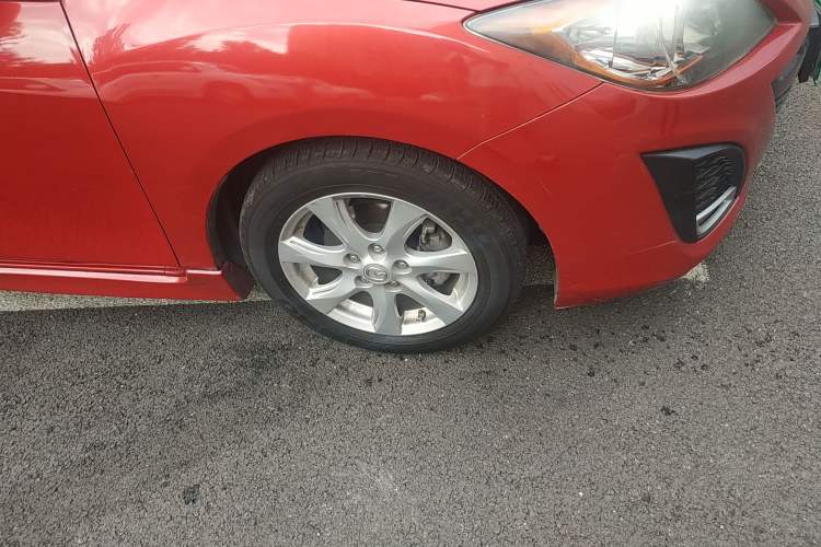 Used Mazda 3 2010 Hatchback 2.0 Automatic Luxury Model Right Front Wheel Hub