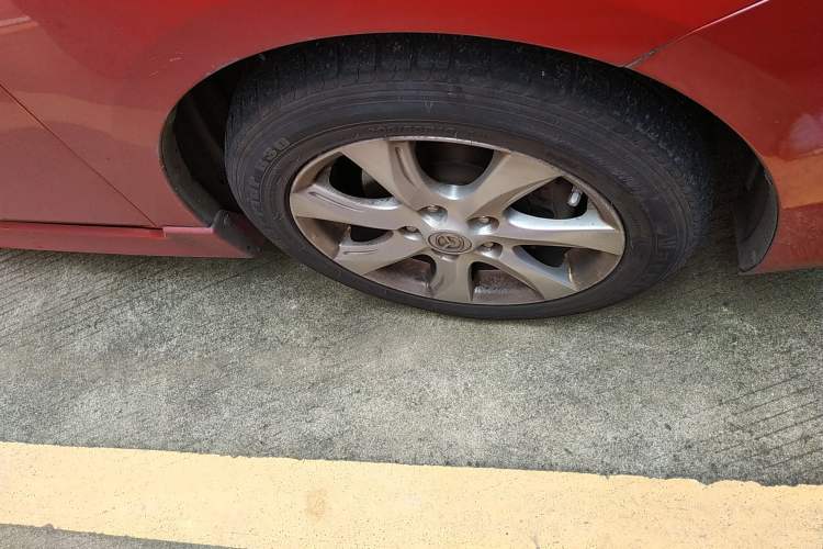 Used Mazda 3 2010 Hatchback 2.0 Automatic Luxury Model Right Front Wheel Hub