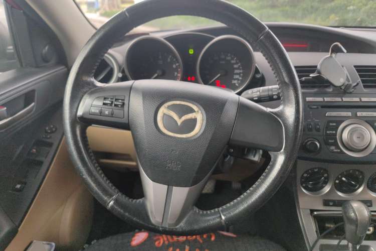 Used Mazda 3 2010 Hatchback 1.6 Automatic Luxury Model Steering Wheel