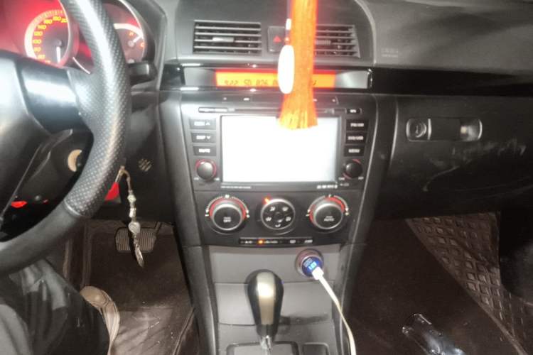 Used Mazda 3 2010 2.0L Automatic Classic Sports Edition Audio And AC Panel
