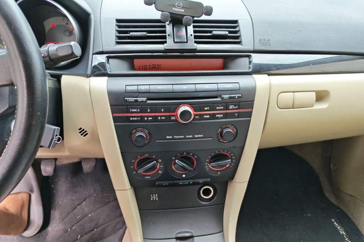 Used Mazda 3 2010 1.6L Manual Classic Stylish Version Audio And AC Panel