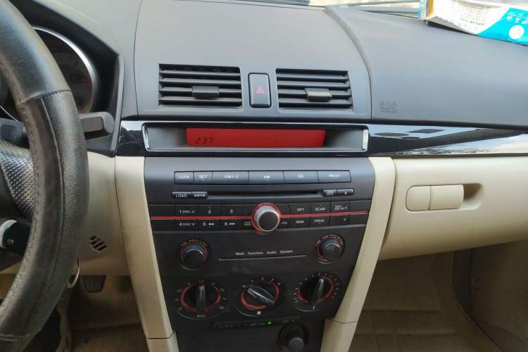 Used Mazda 3 2010 1.6L Manual Classic Stylish Version Audio And AC Panel