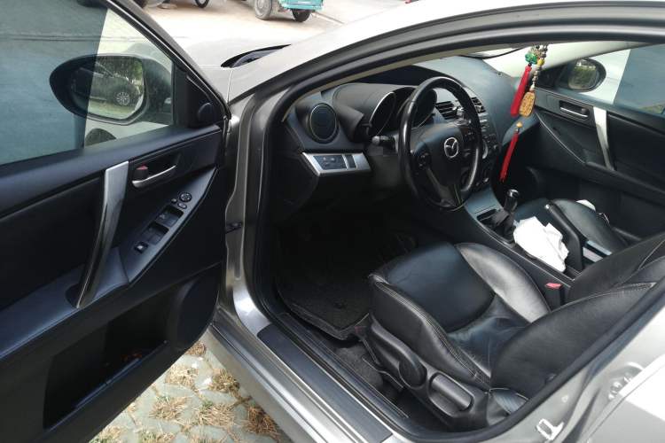Used Mazda 3 2010 Hatchback 2.0 Manual Luxury Model Driver Seat