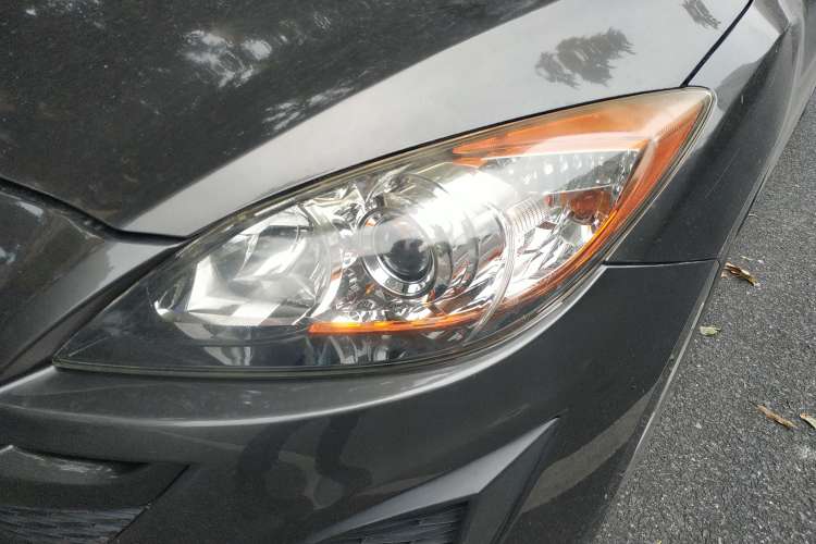 Used Mazda 3 2010 Hatchback 2.0 Automatic Luxury Model Left Front Headlight