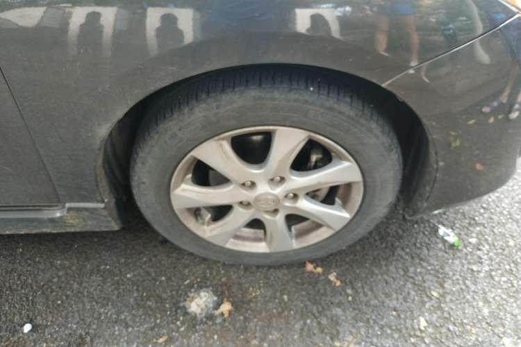 Used Mazda 3 2010 Hatchback 2.0 Automatic Luxury Model Right Front Wheel Hub